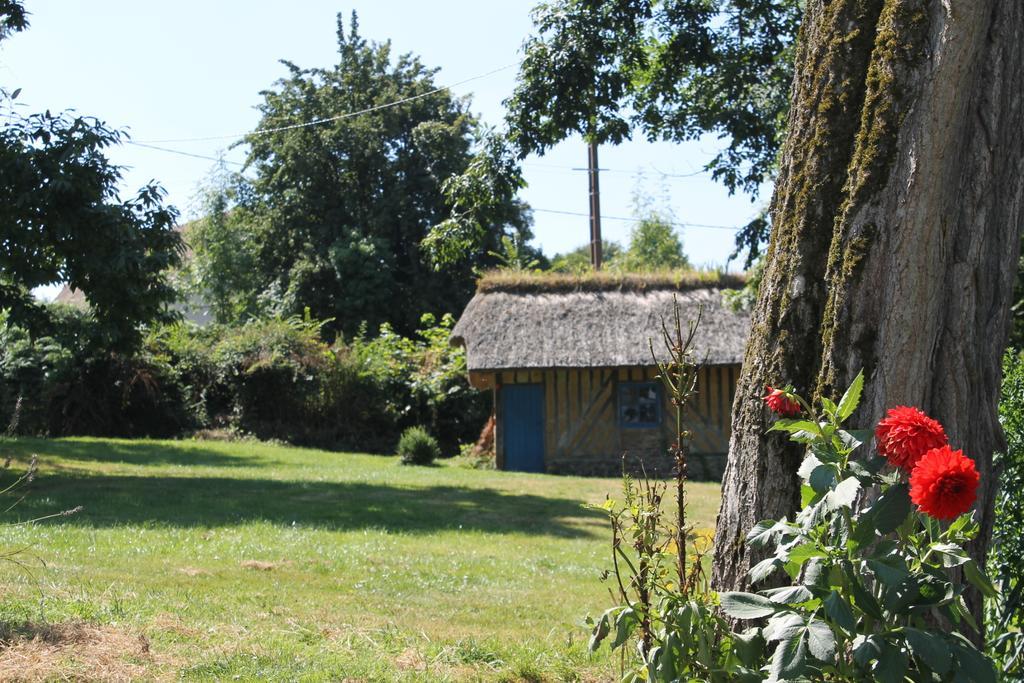 Bed and Breakfast Manoir De La Guerie Ablon Экстерьер фото